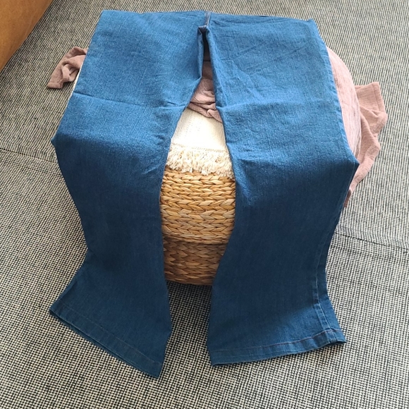 Forever 21 High Rise Full Length Wide Leg Jeans - Picture 6 of 6